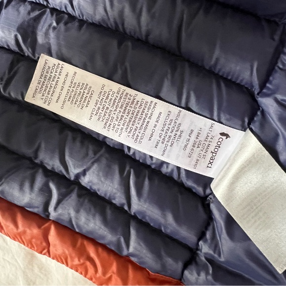 Blending responsibly sourced down with a streamlined design, the Fuego Down Vest - Picture 4 of 6